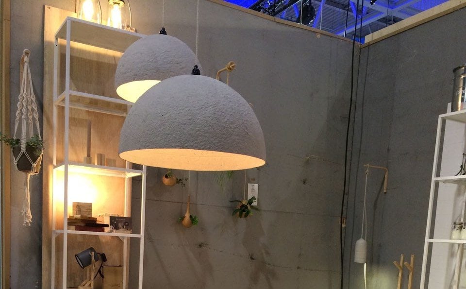 Betonlook hanglamp The Latest Edition van Rescued is gemaakt van gerecycled materiaal. Unieke en handgemaakte Dutch Design lamp.