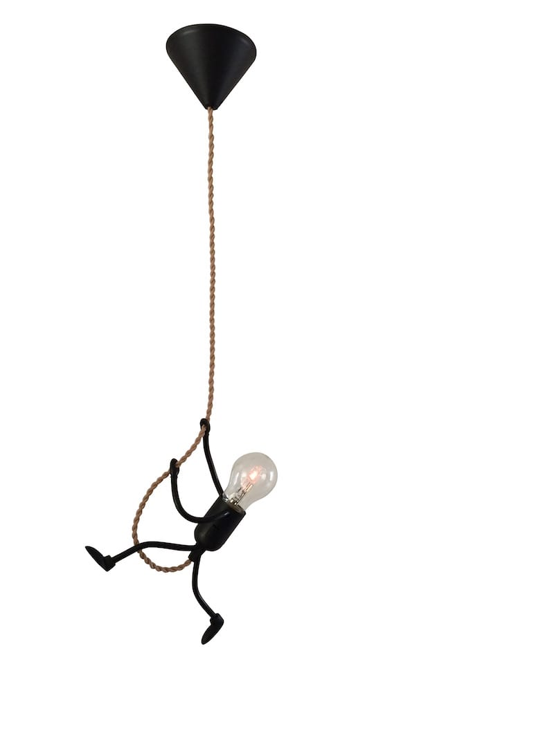 Mr. Bright One is een grappige fitting lamp afgebeeld als een poppetje die langs een klimtouw omhoog en omlaag kan klimmen.