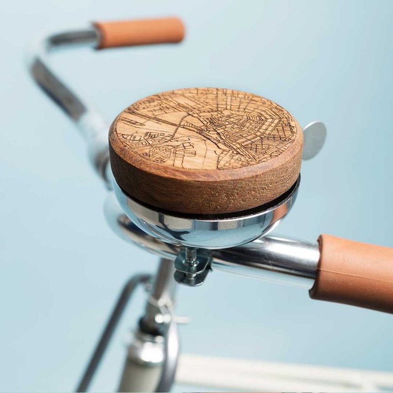 TWO-O houten fietsbel met Amsterdamse grachtengordel bij Studio Perspective