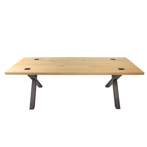 Able Massief Eikenhout is een tafel van Tolhuijs Design met eikenhouten blad en metalen onderstel. Duurzame eet- en werktafel.
